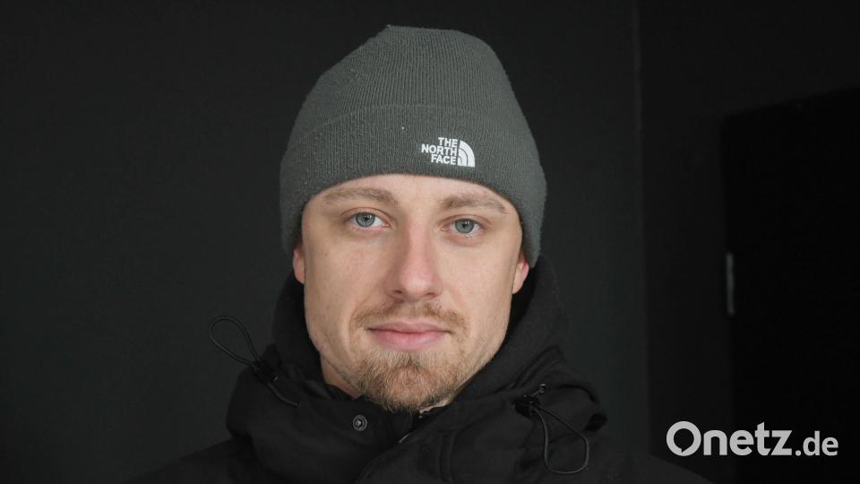 "Ein Vollzeitjob verspricht kein volles Leben, Menschen kratzen an der Existenz, obwohl sie alles geben." (Benjamin Kahnes, Sozialpädagoge und Rapper) Bild: Gabi Schönberger