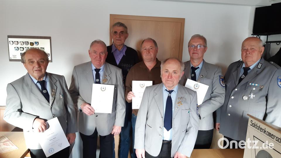 Ehrungen gab es bei der Soldatenkameradschaft Leonberg. Im Bild (von links) Johann Wölfl, Ehrenvorsitzender Reiner Köppel, Alois Männer, Hubert Männer, Vorsitzender Konrad Wölfl, Konrad Lippert und stellvertretender Kreisvorsitzender Josef Meisel. Bild: Soldatenkameradschaft Leonberg/exb