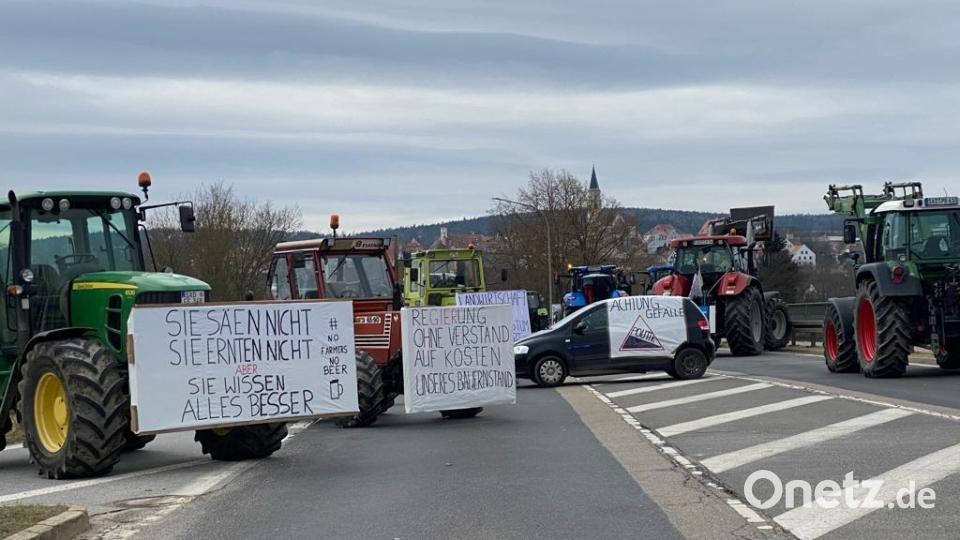 Auch bei Nabburg haben sich Landwirte der Protestwoche der Bauern angeschlossen. Bild: cv