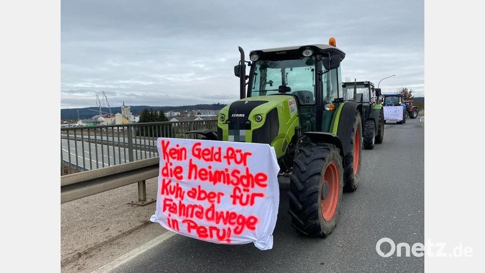 Die Landwirte protestieren gegen die geplanten Kürzungen. Bild: Claudia Völkl
