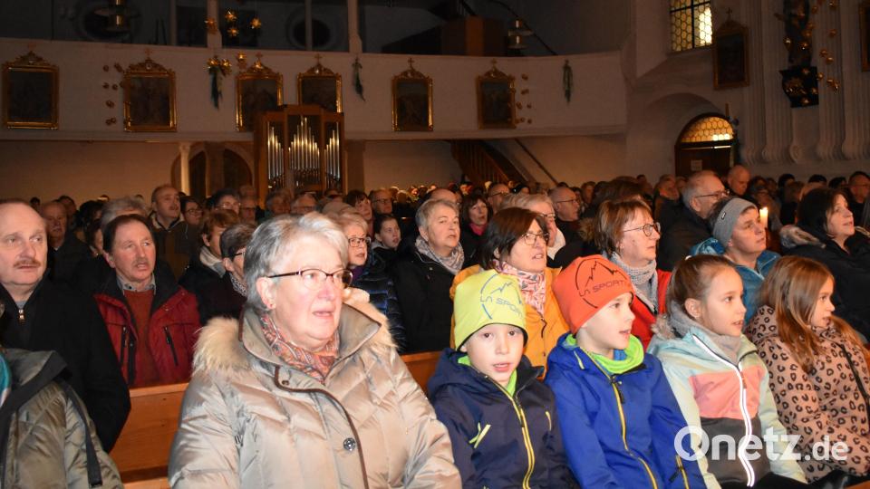 Das 1. Mitsingkonzert war ein voller Erfolg. Bild: rgr