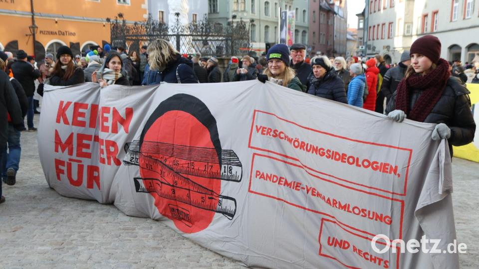 Auch in Regensburg haben mehrere Tausend Demonstranten ein Zeichen für Zusammenhalt und Toleranz gesetzt. Bild: Michael Bothner
