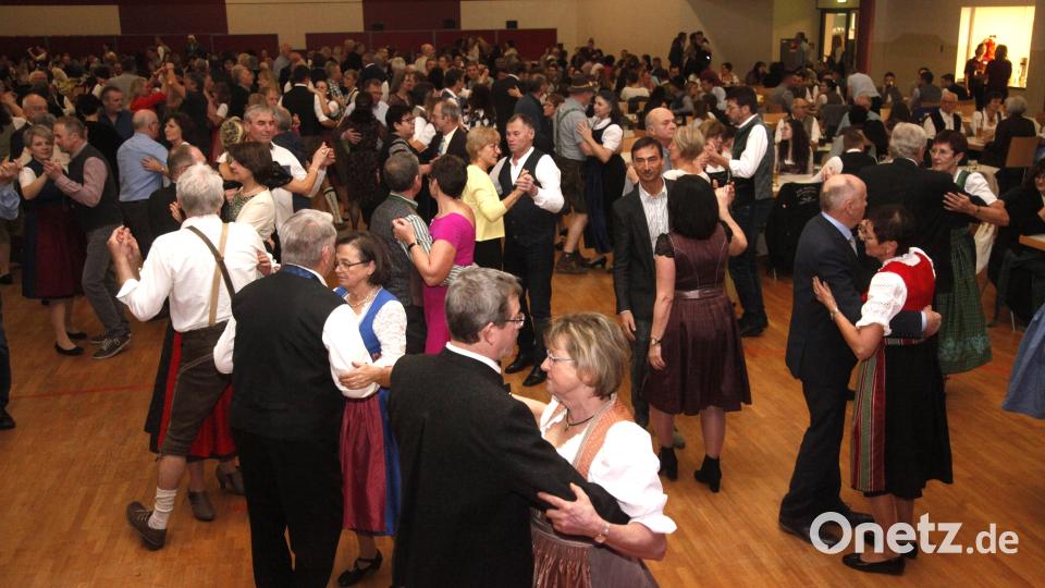 Mit 600 Besuchern war der Bauernball in der Nabburger Nordgauhalle restlos ausverkauft. Bild: Hirsch