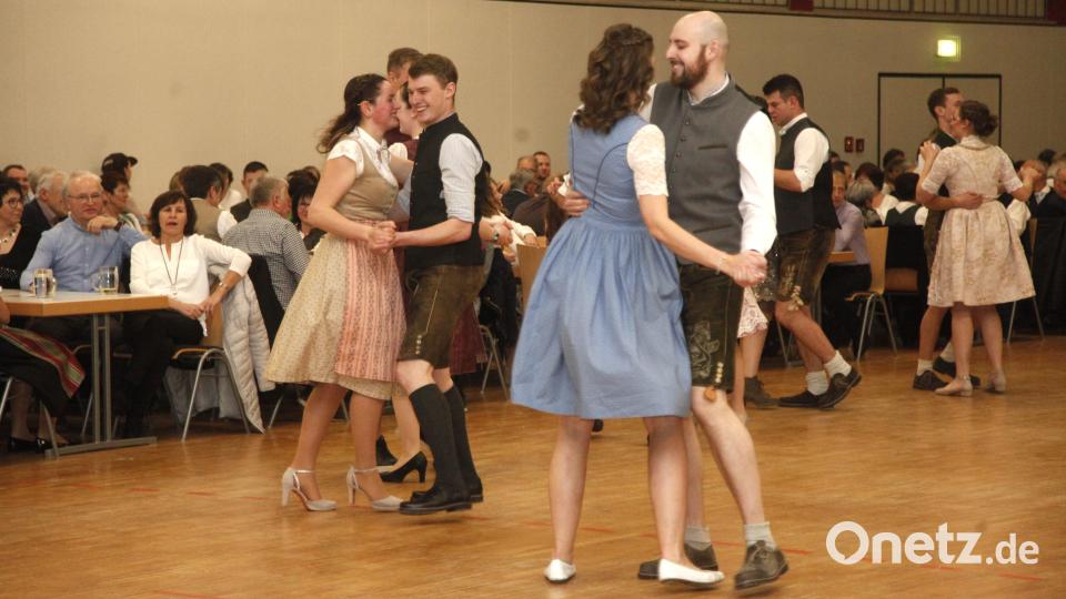 Die Jungbauernschaft sorgte mit ihrem Auftritt für den Höhepunkt beim Bauernball in der Nordgauhalle. Bild: Hirsch