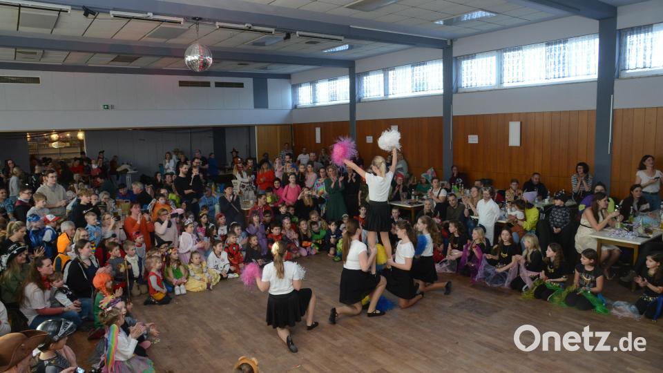 Beste Stimmung im Naabtalhaus beim Kinderfasching der CSU. Bild: bey
