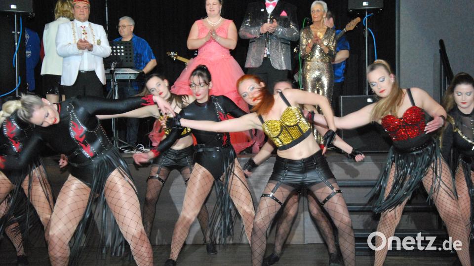 „We wonna rock“ von der Garde der Narrhalla Rot Gelb Amberg. Bild: gsp