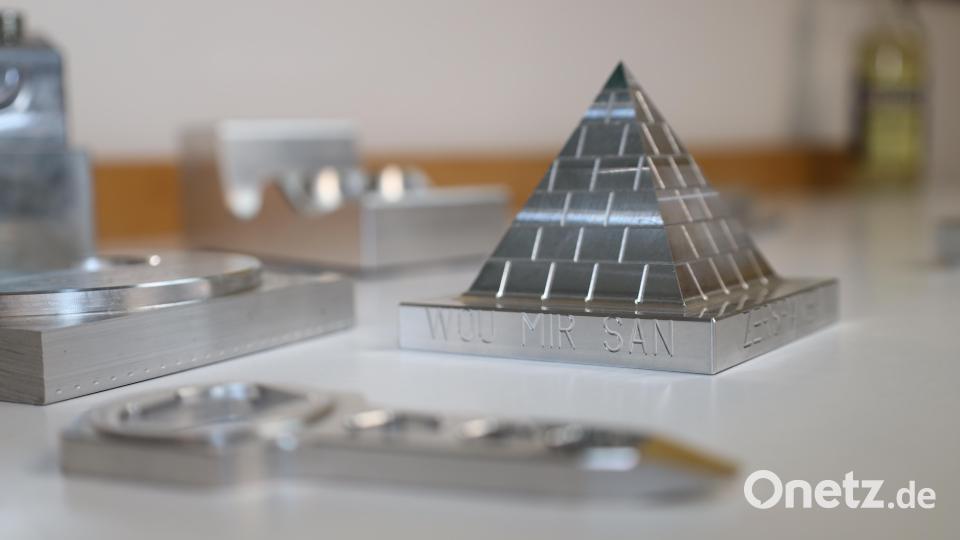 Investition in Bildung: Neue CNC-Maschine für die Europa-Berufsschule Bild: Pressestelle Stadt Weiden/exb