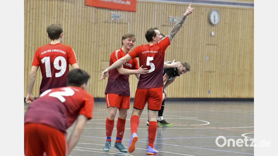 Freude bei den Spielern des TuS/WE Hirschau über den Gewinn des Wagner-Cups 2024. Bild: Hubert Ziegler