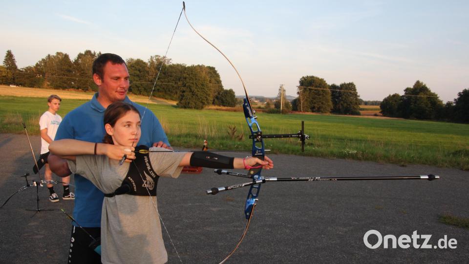 Trainer Christopher April und die 14-jährige Katharina Michl beim Training. Archivbild: kro