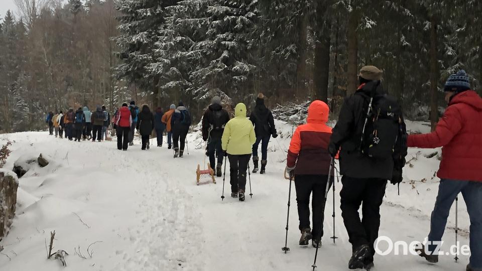 Winterwandertag rund um den Ochsenkopf: stapfen durch den Schnee. Bild: Tourist-Information Fichtelberg
