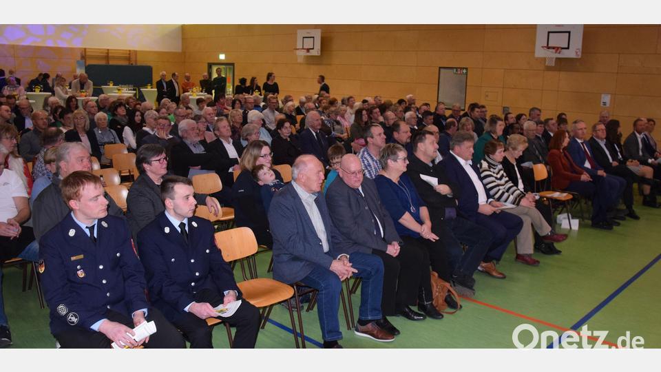 Mehrere hundert Menschen waren zum Neujahrsempfang ins Ebermannsdorfer DomCom gekommen. Bild: bö