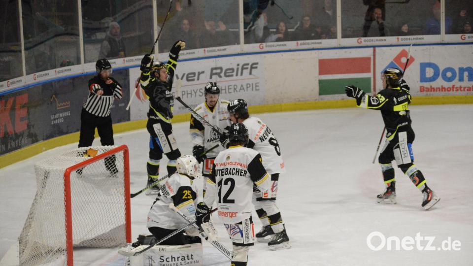 Der ERSC Amberg gewinnt gegen Schongau. Bild: Andreas Brückmann