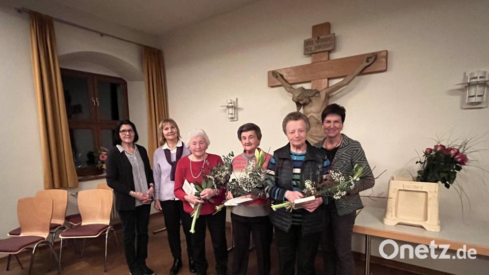 Das Bild zeigt die Geehrten für 50 Jahre Mitgliedschaft im Frauenbund Pfreimd. Bild: Schreyer/exb