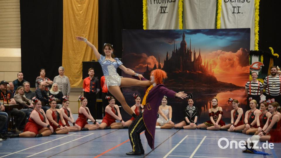 Immer wieder Soloeinlagen des Tanzpaares Mia und Thimo begeistern die Besucher. Bild: bey