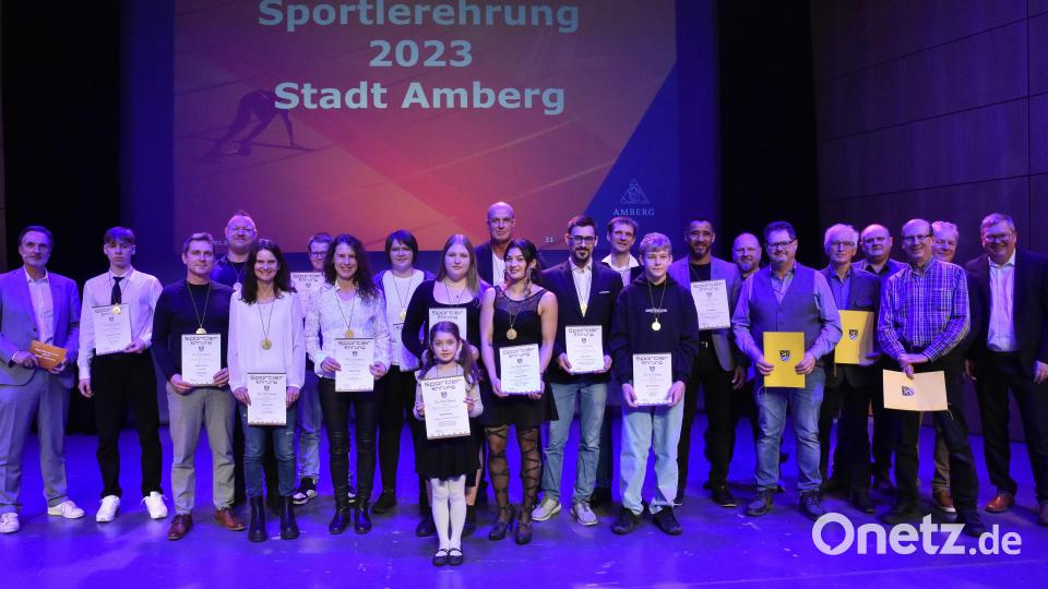 Ehrung der Gruppe I mit der Verleihung von Ehrenurkunden und Goldene Medaillen. Bild: Stephan Huber