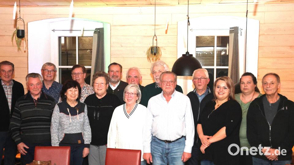 Die Vorstandschaft des GOV Nabburg stellt sich für die nächsten vier Jahre neu auf. Bild: Wolf/exb