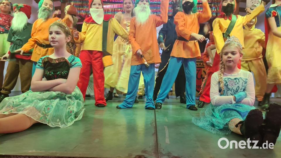 Disney-Figuren erweckte die Minigarde beim Showtanz zum Leben. Bild: Klaus Wegmann/exb