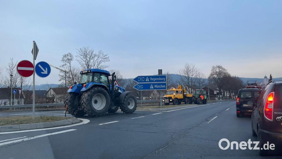 Der Protest der Bäuerinnen und Bauern geht weiter: Am Mittwoch, 31. Januar 2024, protestieren Landwirte in der Oberpfalz an Autobahnauffahrten. Bild: Raß, Magdalena
