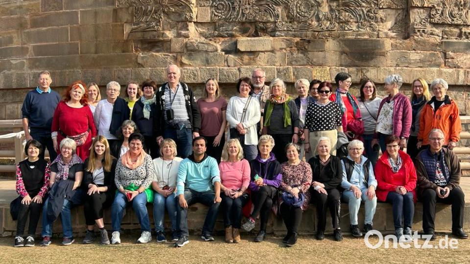 Eine Reisegruppe aus Ebnath erkundete mit Pater Anish George Indien. Bild: Anish George/exb