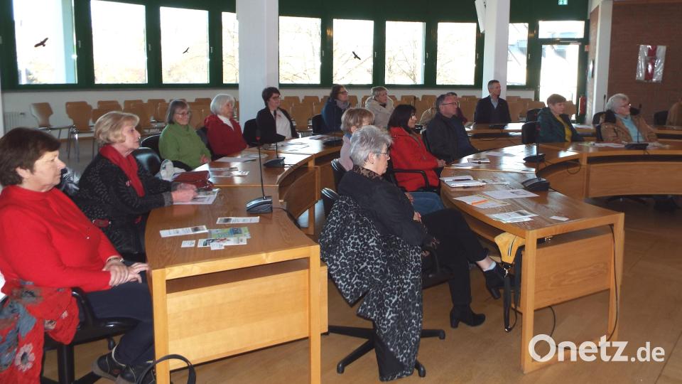 Zur Vorstellung des Demenz-Projekts waren viele interessierte Zuhörer in das Kümmersbrucker Rathaus gekommen. Bild: e