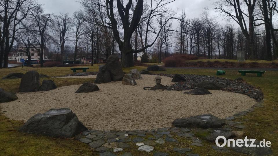 Der Zen-Garten im Schlosspark, eine Verneigung an Japan. Bild: Jitka Molnárová/Toristinfo Poběžovice/exb
