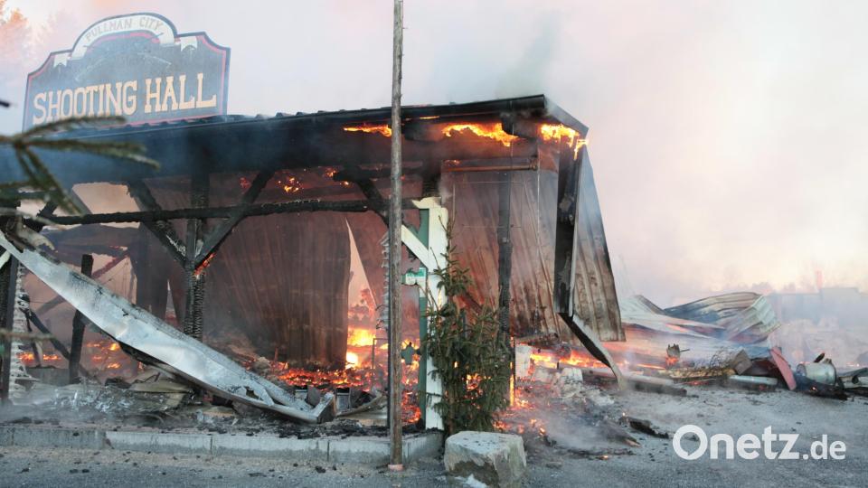 Ein Gebäude in der Westernstadt Pullman City ist ausgebrannt. Bild: Lilo Klesse/dpa