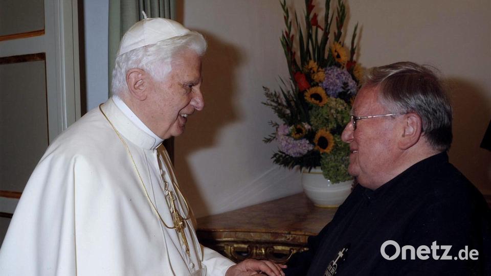 In Freundschaft verbunden: Papst Benedikt XVI. und Pater Martin Bialas. Bild: Archiv Bäumler