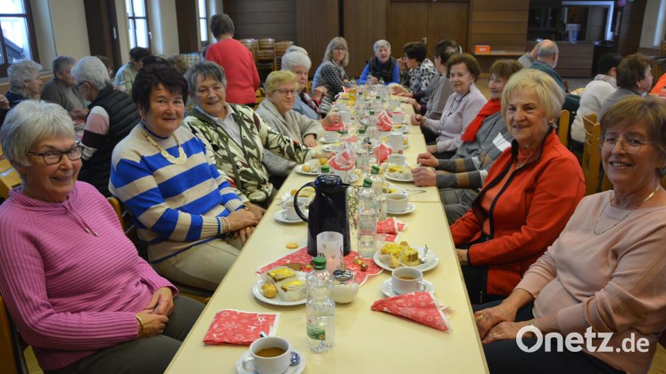 Schon die Auftaktveranstaltung des neuen Leitungs-Teams, ein Seniorencafé im Josefsheim, war gut besucht. Bild: jr