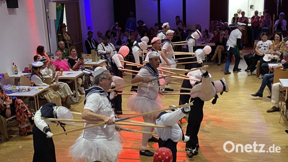 ... die Grazie des Männerballetts. Bild: aub