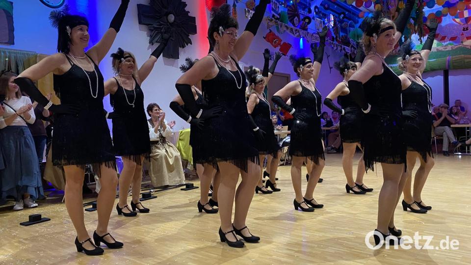 Auf den weiblichen Charme der Tanzgruppe des Frauenbundes folgte ... Bild: aub