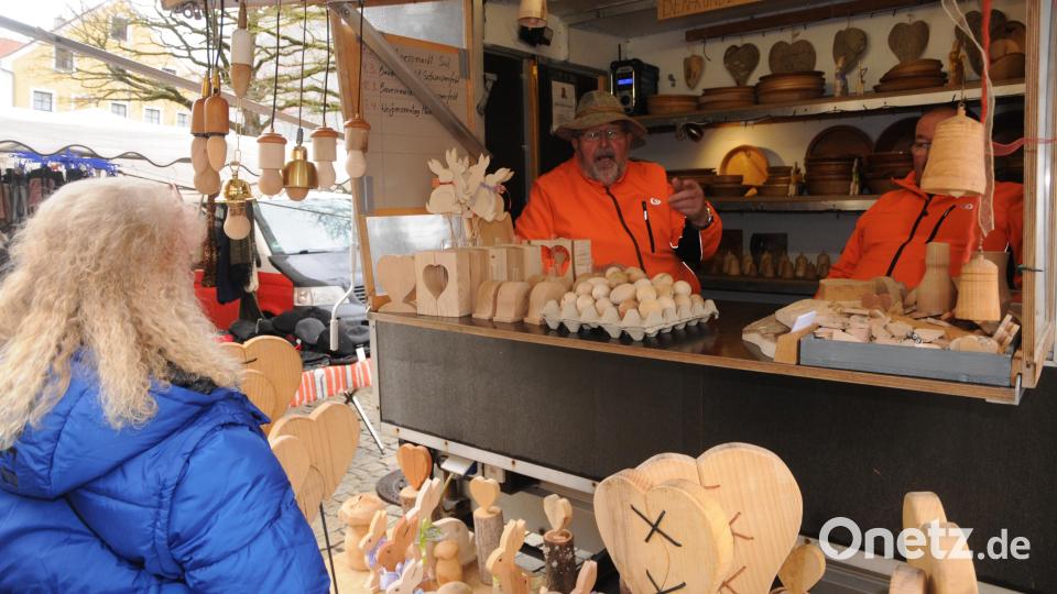 Ein bissl was geht immer beim Hobbydrechsler, der auf jedem Markt vertreten ist. Bild: ge