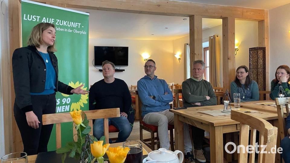 Laura Weber spricht beim Neujahrsbrunch Bild: Bündnis 90/Die Grünen/exb