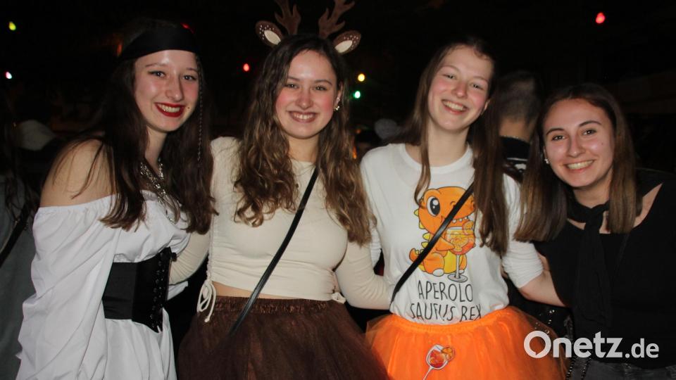 Gute Stimmung auch bei diesen Freundinnen. Bild: frd