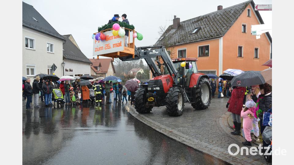 Zum 27. Mal startet in diesem Jahr der Umzug des Faschingsvereins &quot;Altenstadt Genau&quot;. Diesmal aber erstmals am Faschingssamstag um 14 Uhr. Archivbild: dob