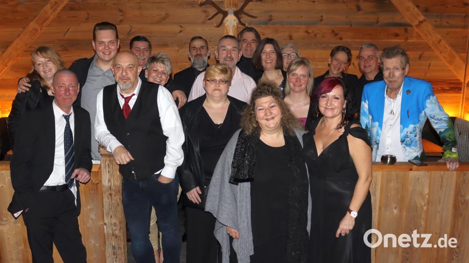 Stammgäste auf dem Gastronomenball: Das Team von der Zauberhöhle. Bild: mfh