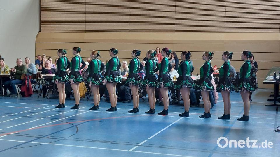 Die Auftritte beim Seniorennachmittag begeistern die Zuschauer. Bild: Kurt Giehl/exb