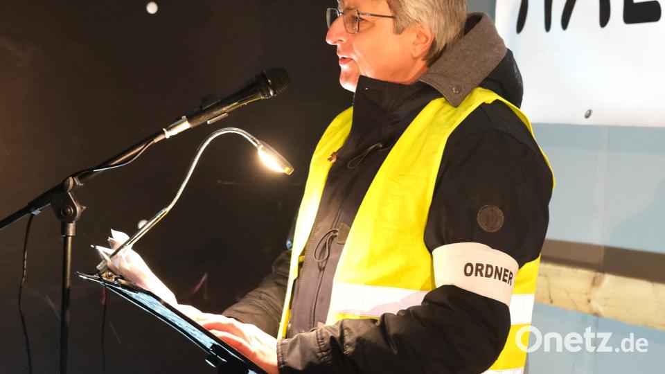 Frank Möller, der Sprecher des "Bündnisse gegen Rechts", fordert Haltung und eine Brandmauer gegen Rechtsextremismus. Bild: Hirsch