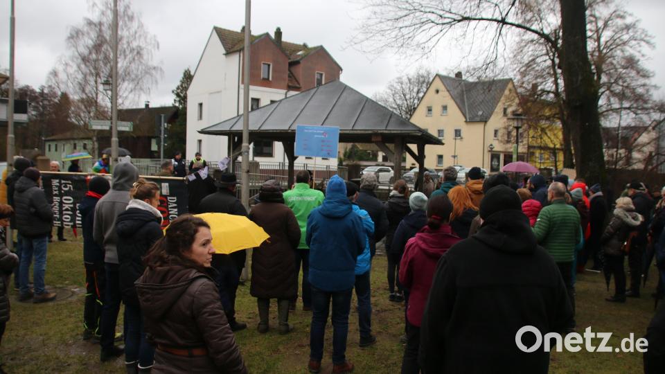 160 Teilnehmer wohnten der Kundgebung für Vielfalt und Demokratie bei. Bild: sne