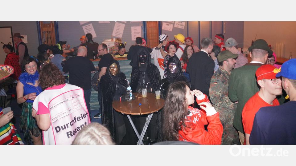 FSV/OWV Faschingsparty in der Waldthurner Turnhalle. Bild: fvo