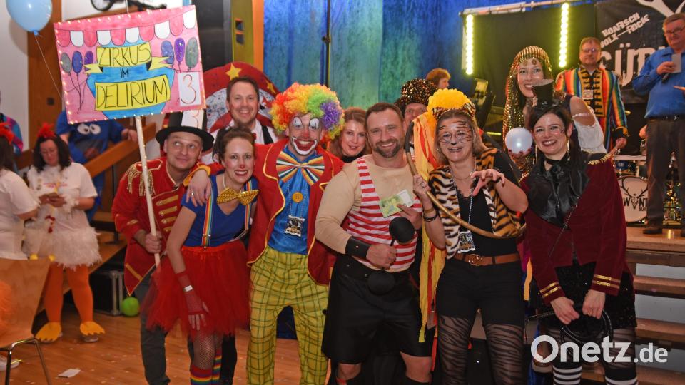 Die &quot;Zirkus&quot;-Gruppe belegte bei der Maskenprämierung den zweiten Platz. Bild: Gebert