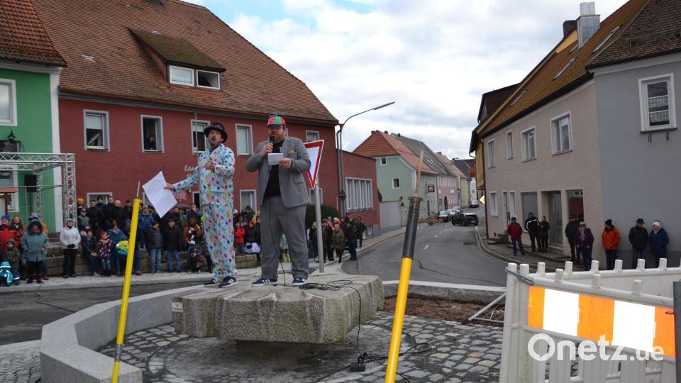 Peter Wittmann (rechts) und Adolf Hammerl führen durch das Programm. Bild: gi