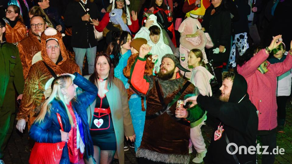 So sieht Fasching am Luitpoldplatz in Sulzbach-Rosenberg aus. Bild: Petra Hartl