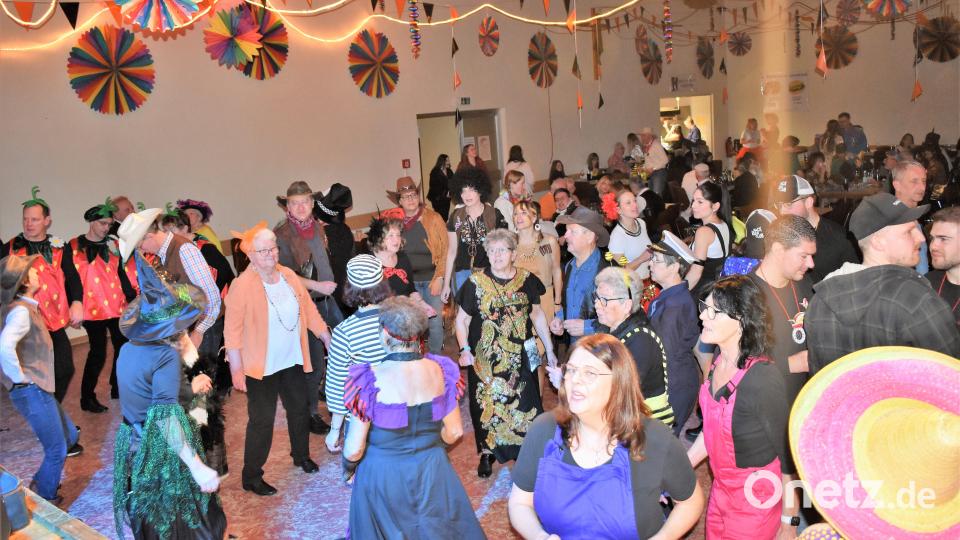 Beim Kolpingball kamen die Faschings- und Tanzhungrigen voll auf ihre Kosten. Bild: rgr