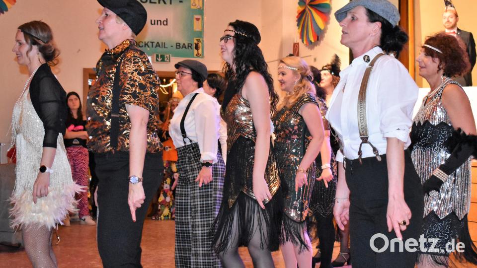 Die &quot;Ladykracher&quot; aus Eschenbach bei einem Tanzwettbewerb. Bild: rgr