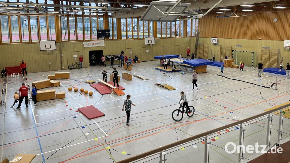 Zahlreiche Mitmachstationen laden beim Sporttag des TuS Hirschau ein, seine Fitness und Geschicklichkeit auszuprobieren. Bild: fg