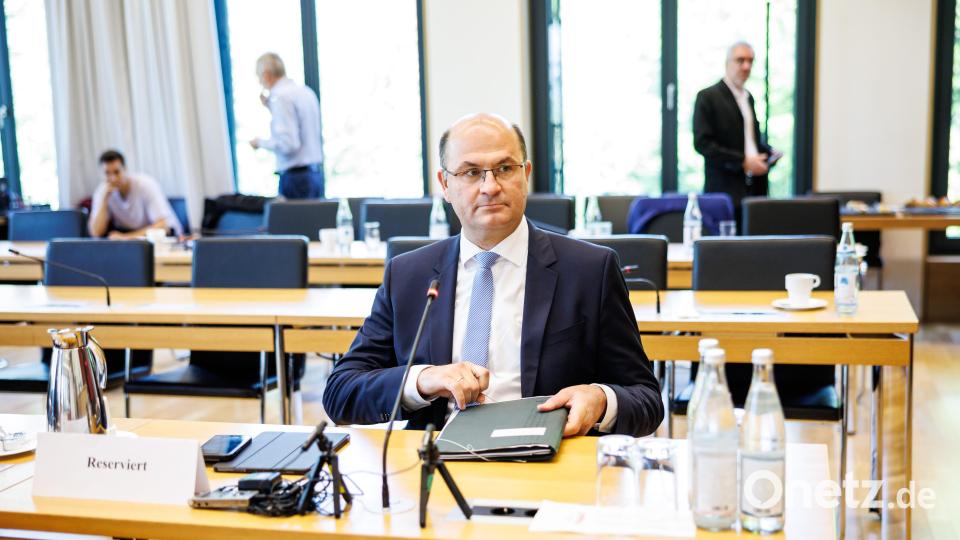 Der bayerische Finanz- und Heimatminister Albert Füracker war am Freitagabend in Erbendorf. Archivbild: Matthias Balk