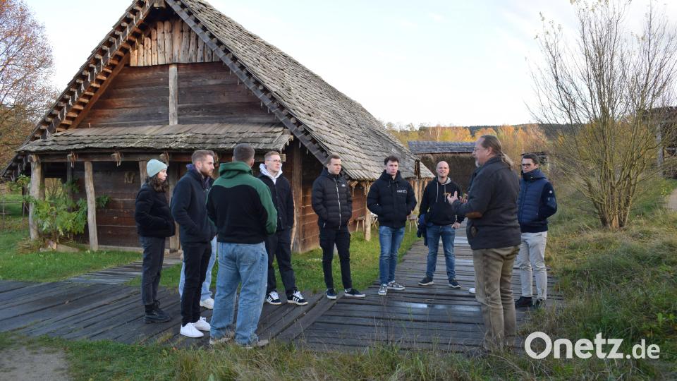 Der Geschichtspark Bärnau ist ein Innovativer Lernort. Neun Studenten des Studiengangs Digitales Management an der OTH in Weiden hatten kürzlich ihre Auftaktveranstaltung für ein Projekt im Freiluftmuseum. Bild: szl