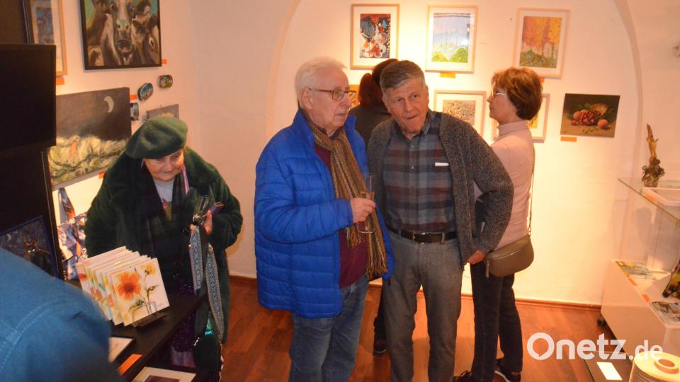 Seit Samstag hat das „Kunstkaufhaus“ in Weiden wieder geöffnet. Oberpfälzer Künstler machen ihr Handwerk für ein breites Publikum erlebbar. Bild: Kunz
