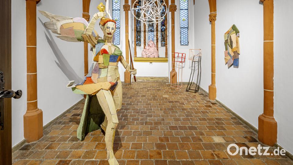 Im Luftmuseum Amberg ist derzeit eine Ausstellung von Künstler Michael Lauss zu sehen. Bild: Marcus Rebmann
