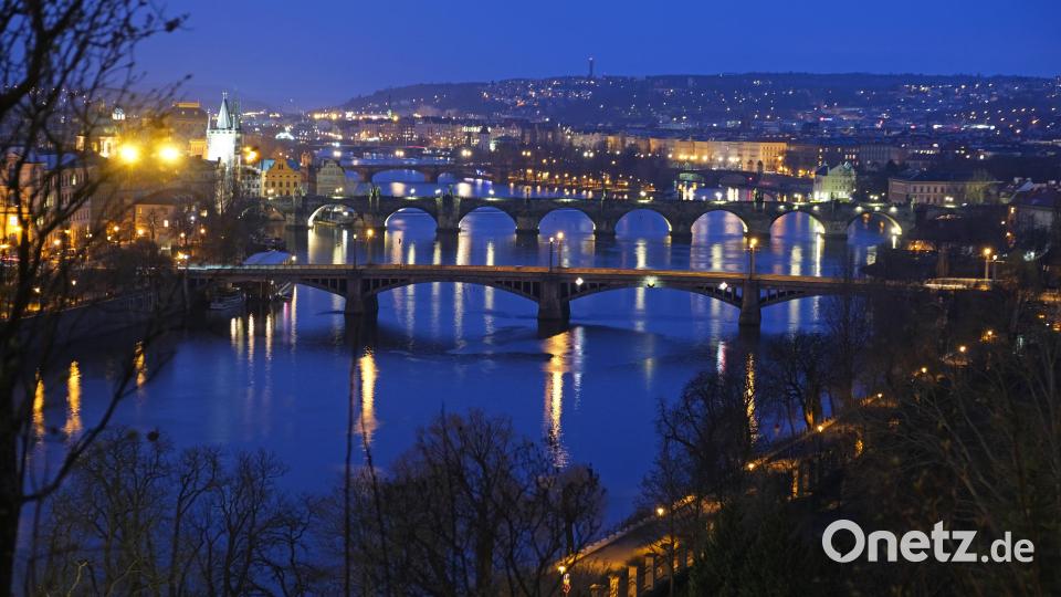Auch einen Blick über das nächtliche Prag gibt es beim jüngsten Treffen des Fotoklubs zu bewundern. Bild: nm